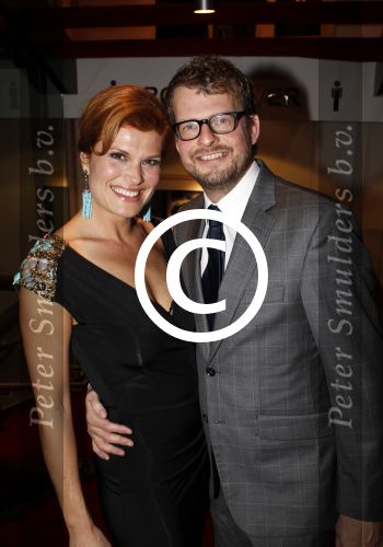 Amsterdam 16 januari 2011
Premiere next to normal in het nieuwe de la mar theater. Anouk v Nes met man
Peter Smulders bv