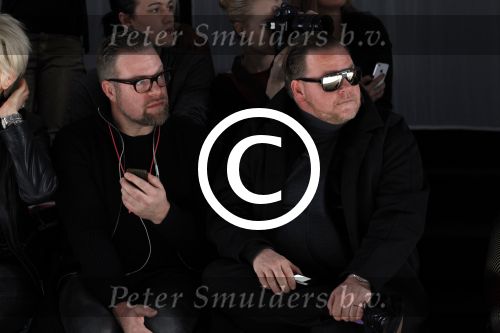Amsterdam 28 januari 2012
modeshow Custo op de IAFW met oa aanwezig Martijn en Amanda Krabbe met hun dochters. Bastiaan v Schaik
Peter Smulders bv