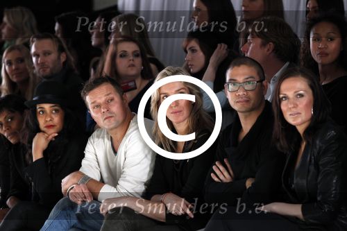 Amsterdam 28 januari 2012
modeshow Custo op de IAFW met oa aanwezig Martijn en Amanda Krabbe met hun dochters. Batul Looman met vriendin
Peter Smulders bv