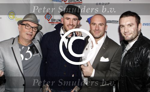 Uitgeest 16 januari 2012
Prijzen henk geels in bobs saloon in uitgeest. Dean jamu Ben en vader Saunders
Peter Smulders bv