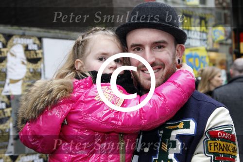 Amsterdam 21 januari 2012
Premiere de muppets in Tuschinski. Ben saunders met dochter
Peter Smulders bv