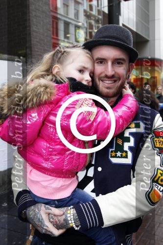 Amsterdam 21 januari 2012
Premiere de muppets in Tuschinski. Ben saunders met dochter
Peter Smulders bv