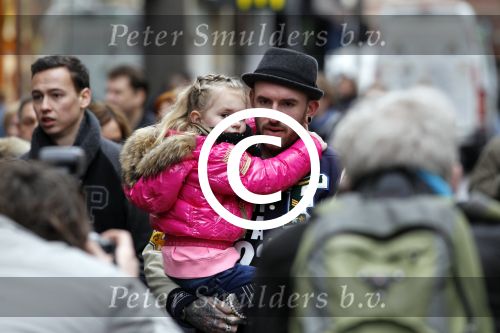Amsterdam 21 januari 2012
Premiere de muppets in Tuschinski. Ben Saunders met dochter
Peter Smulders bv