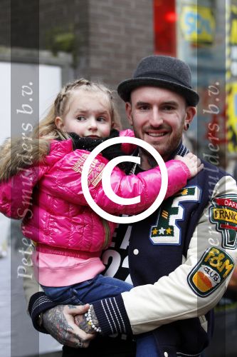 Amsterdam 21 januari 2012
Premiere de muppets in Tuschinski. Ben Saunders met dochter
Peter Smulders bv