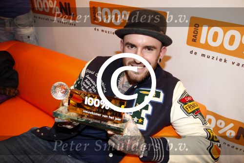 Hilversum 24 januari 2012
Uitreiking 100% NL awards met oa Marco Borsato Angela Groothuizen Nick en Simon en Ben Saunders.
Peter Smulders bv