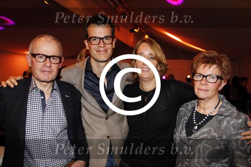 Utrecht 28 januari 2012
Premiere LA the Voices met Gordon in Vredenburg. Carlo v Lienden met ouders en vrouw
Peter Smulders bv