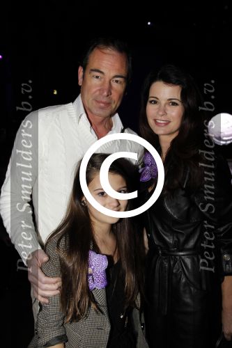 Amsterdam 29 januari 2012
Modeshow Monique Collignon op de IAFW. Caroline de Bruijn met dochter en Erik de Vogel
Peter Smulders bv