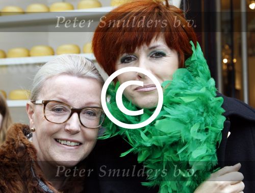 Amsterdam 21 januari 2012
Premiere de muppets in Tuschinski. Chazia Mourali met dochter en moeder
Peter Smulders bv