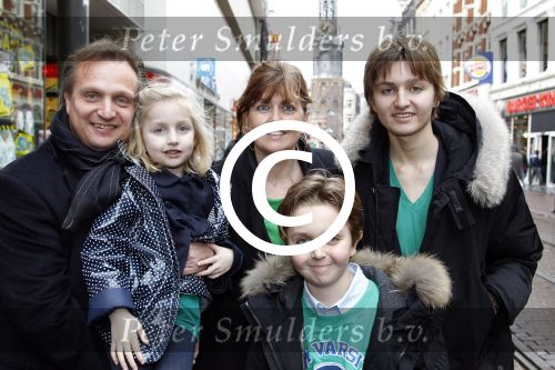 Amsterdam 21 januari 2012
Premiere de muppets in Tuschinski. Dennis Bijlsma met gezin
Peter Smulders bv