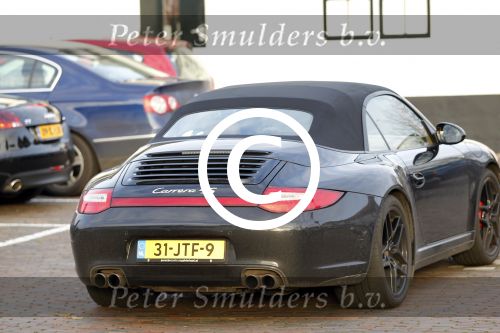 Naarden 14 januari 2012
Fajah Lourens voor het eerst gefotografeerd met haar nieuwe vriend Eelko v Kooten bij het arsenaal.
Peter Smulders bv