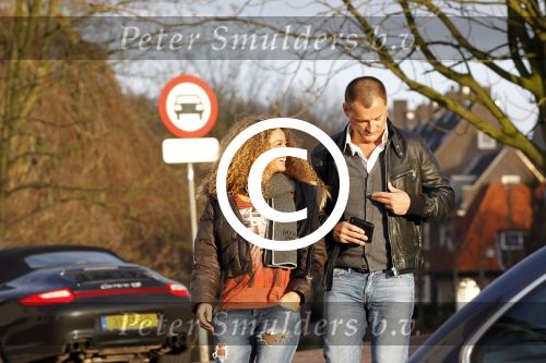 Naarden 14 januari 2012
Fajah Lourens voor het eerst gefotografeerd met haar nieuwe vriend Eelko v Kooten bij het arsenaal.
Peter Smulders bv