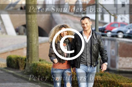 Naarden 14 januari 2012
Fajah Lourens voor het eerst gefotografeerd met haar nieuwe vriend Eelko v Kooten bij het arsenaal.
Peter Smulders bv