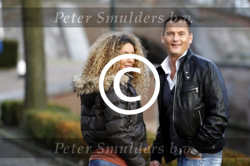 Naarden 14 januari 2012
Fajah Lourens voor het eerst gefotografeerd met haar nieuwe vriend Eelko v Kooten bij het arsenaal.
Peter Smulders bv