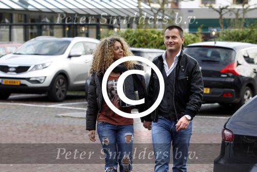 Naarden 14 januari 2012
Fajah Lourens voor het eerst gefotografeerd met haar nieuwe vriend Eelko v Kooten bij het arsenaal.
Peter Smulders bv
