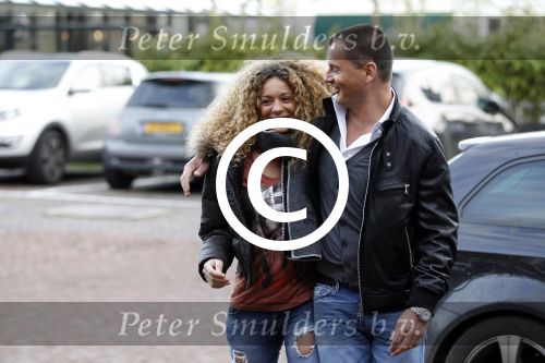 Naarden 14 januari 2012
Fajah Lourens voor het eerst gefotografeerd met haar nieuwe vriend Eelko v Kooten bij het arsenaal.
Peter Smulders bv