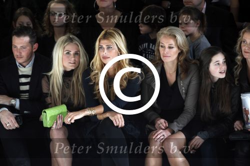 Amsterdam 28  januari 2012
Modeshow Tony Cohen tijdens de IAFW. Estelle Gullit en Nikkie Plessen en Frederique v d Wal met dochter
Peter Smulders bv