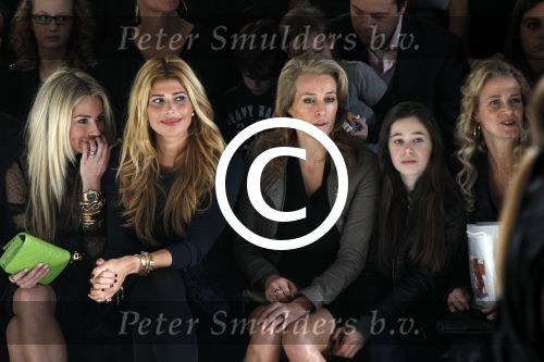 Amsterdam 28  januari 2012
Modeshow Tony Cohen tijdens de IAFW. Estelle Gullit en Nikkie Plessen en Frederique v d Wal met dochter
Peter Smulders bv