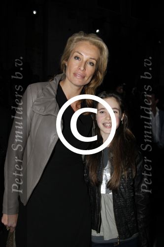 Amsterdam 28  januari 2012
Modeshow Tony Cohen tijdens de IAFW. Frederique v d Wal met dochter
Peter Smulders bv