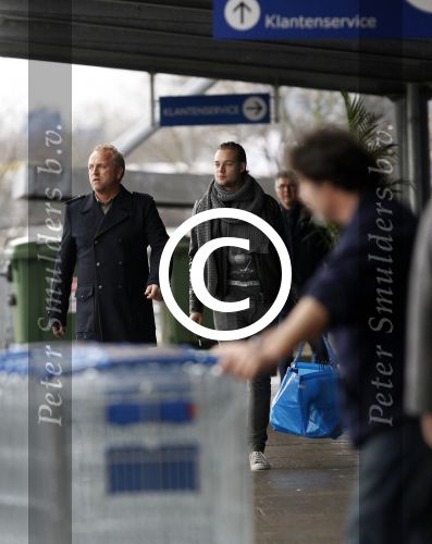 Amsterdam 21 januari 2012
Gordon en zijn vriend Raoul v d heijden zijn weer bij elkaar en doen boodschappen bij ikea.
Peter Smulders bv