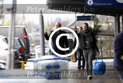 Amsterdam 21 januari 2012
Gordon en zijn vriend Raoul v d heijden zijn weer bij elkaar en doen boodschappen bij ikea.
Peter Smulders bv
