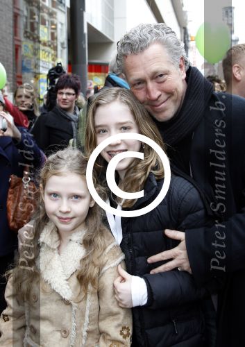 Amsterdam 21 januari 2012
Premiere de muppets in Tuschinski. Hajo Bruins met dochters
Peter Smulders bv