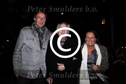 Amsterdam 21 januari 2012
Wendy v Dijk viert haar 41e verjaardag in de supperclub. Hans Galjaard ( vader Erland) met zijn dochter en schoonzoon
Peter Smulders bv