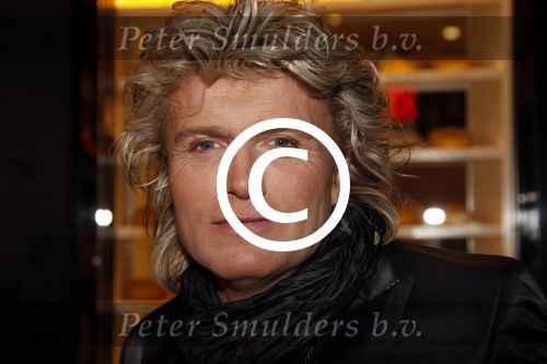 Amsterdam 23 januari 2012
Premiere Black out in Tuschinski. hans Klok
Peter Smulders bv