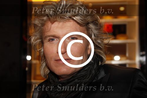 Amsterdam 23 januari 2012
Premiere Black out in Tuschinski. hans Klok
Peter Smulders bv