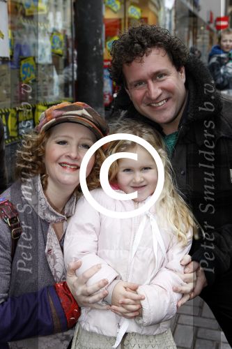 Amsterdam 21 januari 2012
Premiere de muppets in Tuschinski. Hielke Bierman met man en dochter
Peter Smulders bv