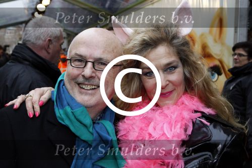 Amsterdam 21 januari 2012
Premiere de muppets in Tuschinski. Hilde de Mildt met man
Peter Smulders bv
