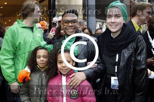 Amsterdam 21 januari 2012
Premiere de muppets in Tuschinski. Howard Komproe met gezin
Peter Smulders bv