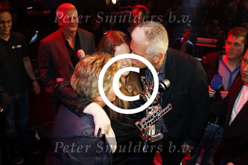 Hilversum 20 januari 2012
Iris Kroes wint de finale van the voice of holland in studio 22. Iris met ouders
Peter Smulders bv