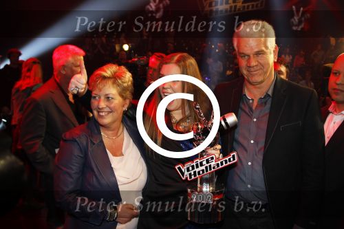Hilversum 20 januari 2012
Iris Kroes wint de finale van the voice of holland in studio 22. Iris met ouders
Peter Smulders bv