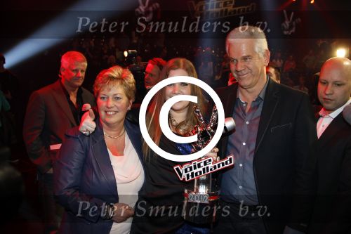 Hilversum 20 januari 2012
Iris Kroes wint de finale van the voice of holland in studio 22. Iris met ouders
Peter Smulders bv