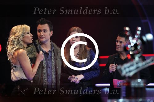 Hilversum 20 januari 2012
Iris Kroes wint de finale van the voice of holland in studio 22. Iris en Chris Hordijk met Nick en Simon en Wendy v Dijk en Martijn Krabbe
Peter Smulders bv