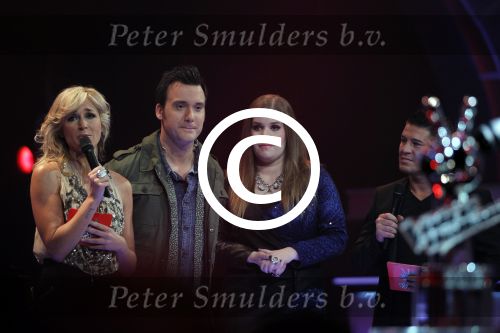 Hilversum 20 januari 2012
Iris Kroes wint de finale van the voice of holland in studio 22. Iris en Chris Hordijk met Nick en Simon en Wendy v Dijk en Martijn Krabbe
Peter Smulders bv