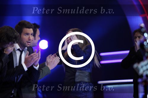 Hilversum 20 januari 2012
Iris Kroes wint de finale van the voice of holland in studio 22. Iris en Chris Hordijk met Nick en Simon en Wendy v Dijk en Martijn Krabbe
Peter Smulders bv