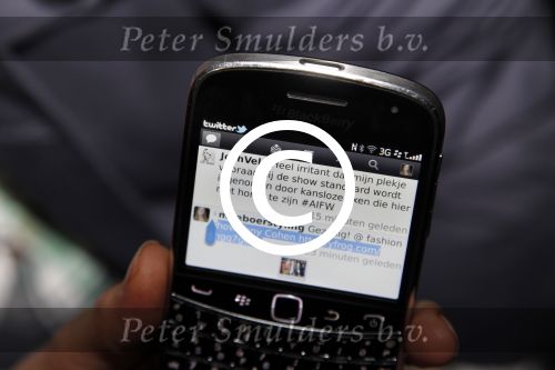 Amsterdam 28 januari 2012
AIFW fashion week met div bn ers bij div shows. Tweet van Josh Veldhuizen over ex Regilio Tuur
Peter Smulders bv
