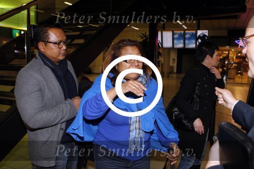 Schiphol 15 januari 2012
Justine Pelmelay en haar vriend komen terug op schiphol na het cruiseboot drama in italie.
Peter Smulders bv