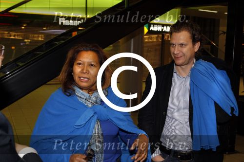 Schiphol 15 januari 2012
Justine Pelmelay en haar vriend komen terug op schiphol na het cruiseboot drama in italie.
Peter Smulders bv
