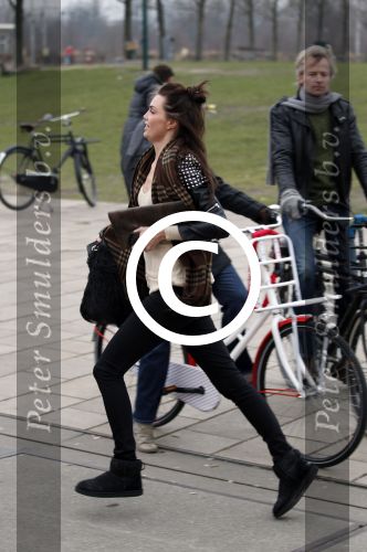 Amsterdam 29 januari 2012
Kim Feenstra rennend op straat.
Peter Smulders bv