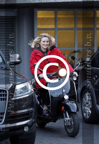Amsterdam 21 januari 2012
Lieke v Lexmond op scooter bij de rai.
Peter Smulders bv