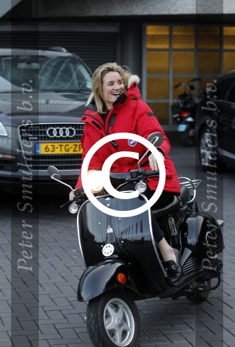 Amsterdam 21 januari 2012
Lieke v Lexmond op scooter bij de rai.
Peter Smulders bv