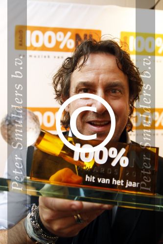 Hilversum 24 januari 2012
Uitreiking 100% NL awards met oa Marco Borsato Angela Groothuizen Nick en Simon en Ben Saunders.
Peter Smulders bv