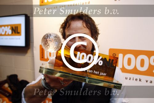 Hilversum 24 januari 2012
Uitreiking 100% NL awards met oa Marco Borsato Angela Groothuizen Nick en Simon en Ben Saunders.
Peter Smulders bv