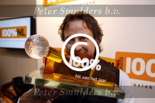 Hilversum 24 januari 2012
Uitreiking 100% NL awards met oa Marco Borsato Angela Groothuizen Nick en Simon en Ben Saunders.
Peter Smulders bv