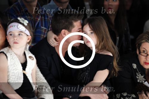 Amsterdam 28 januari 2012
modeshow Custo op de IAFW met oa aanwezig Martijn en Amanda Krabbe met hun dochters.
Peter Smulders bv
