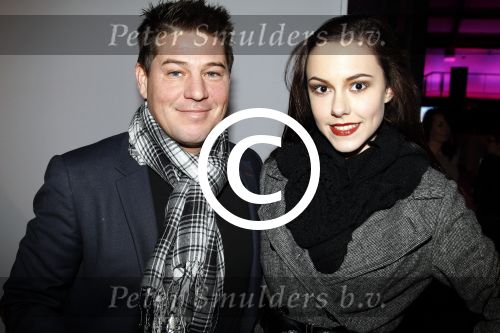 Amsterdam 28 januari 2012
modeshow Custo op de IAFW met oa aanwezig Martijn   Krabbe met een fan
Peter Smulders bv