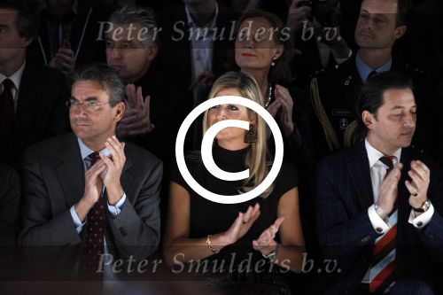 Amsterdam 27 januari 2012
Prinses Maxima bezoekt de Amsterdam Fashion week . Maxime Verhagen reikt de prijzen uit bij de green competition.
Peter Smulders bv