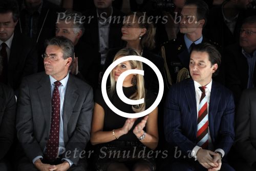 Amsterdam 27 januari 2012
Prinses Maxima bezoekt de Amsterdam Fashion week . Maxime Verhagen reikt de prijzen uit bij de green competition.
Peter Smulders bv